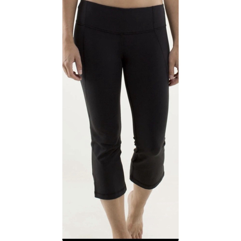Lululemon Gather and Crow Crop Split Leg Crop Black Womens Size 6